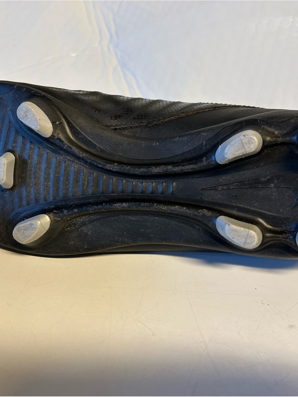 Nike Men's Black Athletic Soccer Cleats - Picture 11 of 12